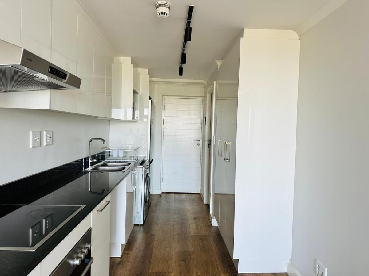 Luxe Newlands Peak 504 Cape Town